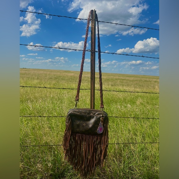 Vintage boho re-vamped Louis Vuitton - Picture 2 of 6